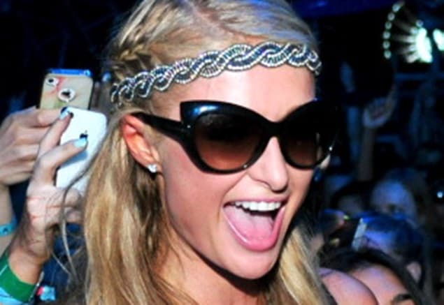 PICTURE: Derry Man Photobombs Paris Hilton At Coachella