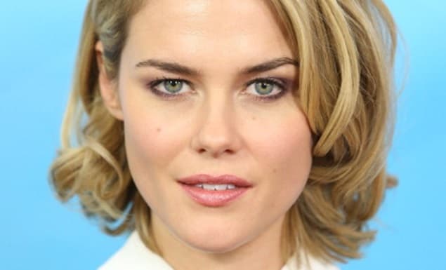 Actress Rachael Taylor Opens Up About Her Experience of Domestic Violence
