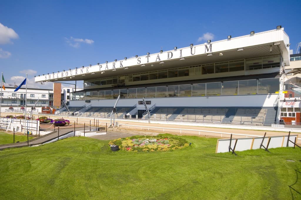 [CLOSED] WIN!! We’ve Got a Great Night Out for 10 People at Shelbourne Park To Give Away