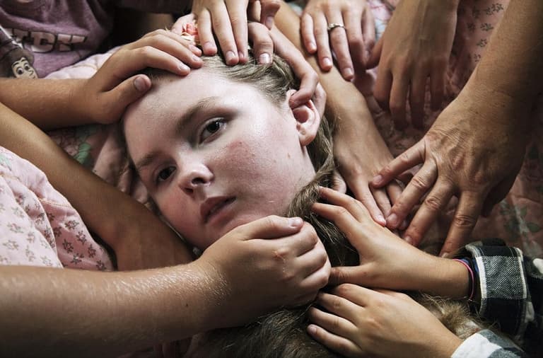 Pic Of The Day: Touching Portrait Of Dying Australian Girl Wins Photography Award Pic Of The Day: Touching Portrait Of Dying Australian Girl Wins Photography Award
