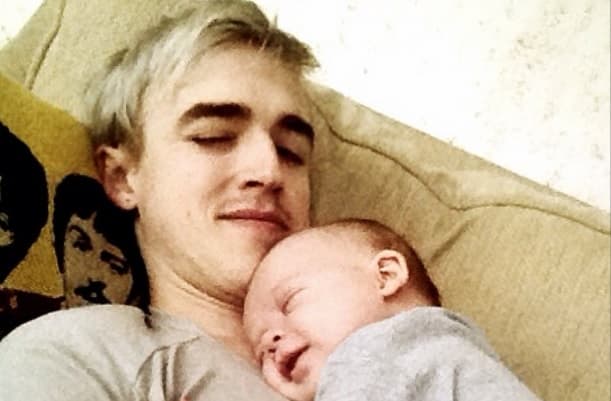 PICTURE: “Daddy’s Home” – Tom Fletcher Shares Snaps Of His Reunion With Son Buzz PICTURE: “Daddy’s Home” – Tom Fletcher Shares Snaps Of His Reunion With Son Buzz