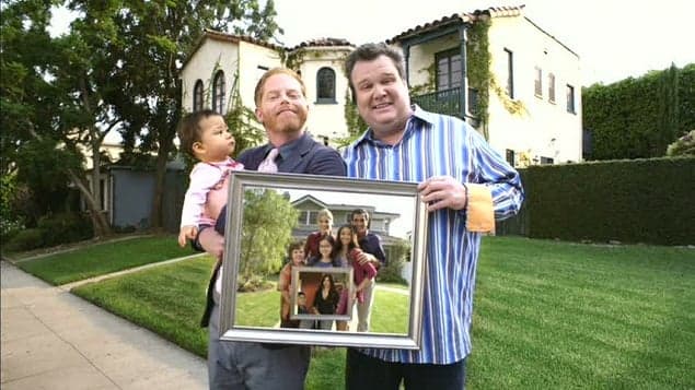 So Sweet! TV’s ‘Modern Family’ Pays For All Weddings At New York Registry Office