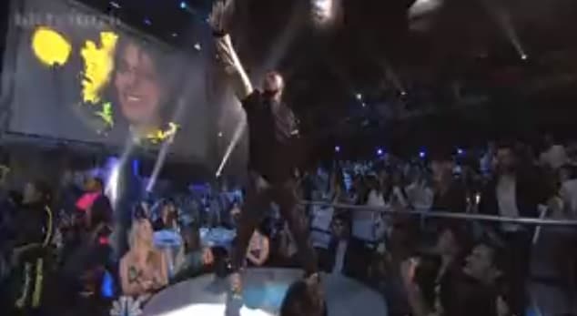 VIDEO: Usher Channels The Late Michael Jackson At The iHeartRadio Music Awards