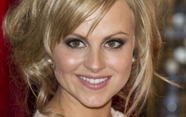 Coronation Street’s Tina O’ Brien Says Wedding Is “Not On The Agenda” Coronation Street’s Tina O’ Brien Says Wedding Is “Not On The Agenda”