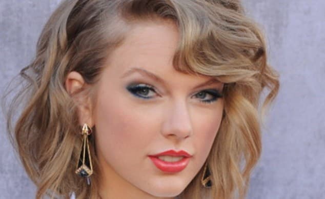 Taylor Swift Looks Like A Completely Different Person In Her Role For “The Giver”