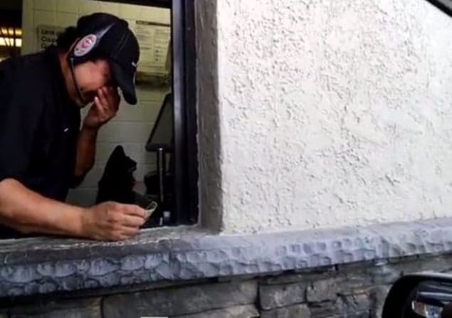 VIDEO: $100 Tips Make Fast Food Workers VERY Happy