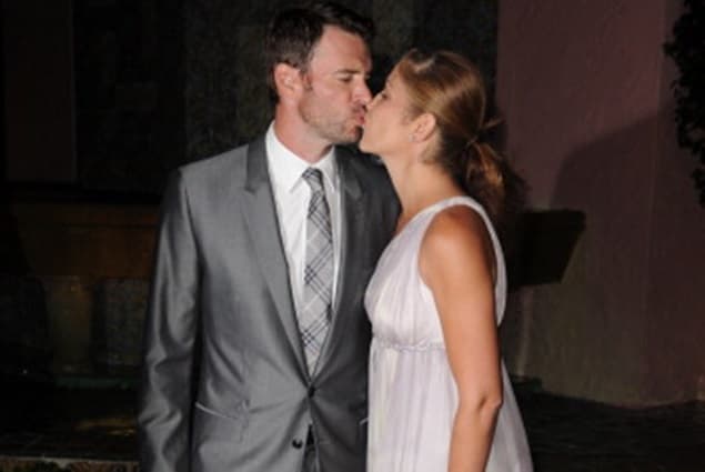‘Scandal’ Star And Actress Wife Announce Pregnancy On Twitter