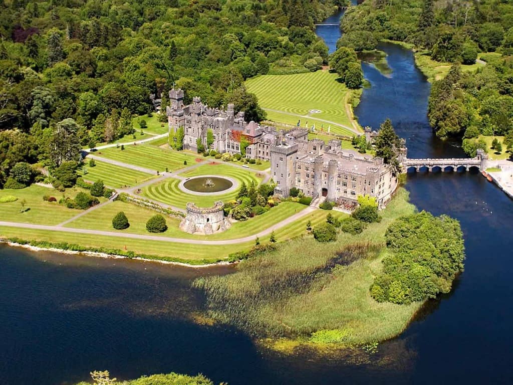 Actress and Musician Plan A-List Wedding… In Mayo!