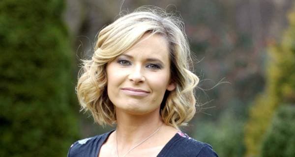 WATCH: Sharon Ní Bheoláin Is In Flying Form Despite On-Air Pest