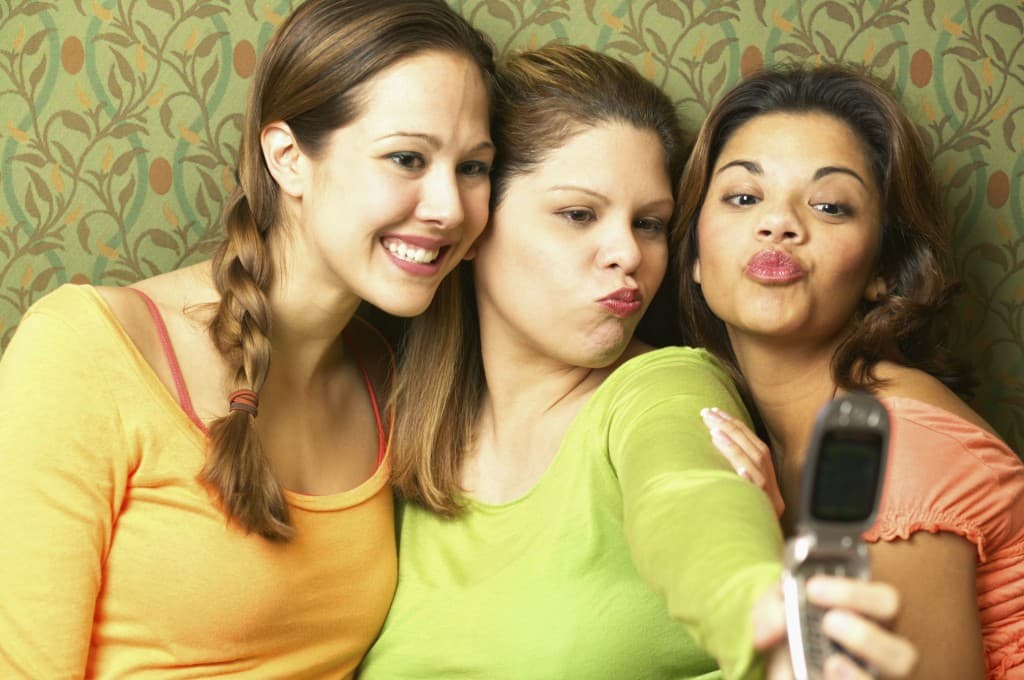 Let Me Brush My Hair… And Take A Selfie. The Selfie Brush Is a Thing
