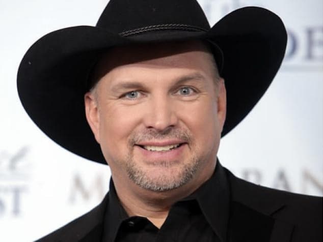 Garth Brooks Will Be Supporting Ireland Today in the Rugby
