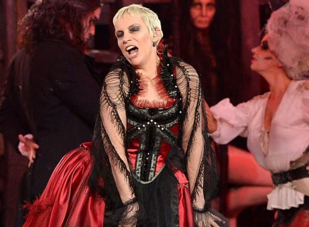 “I Think It’s A Cheap Shot” – Annie Lennox On Beyonce Calling Herself A Feminist