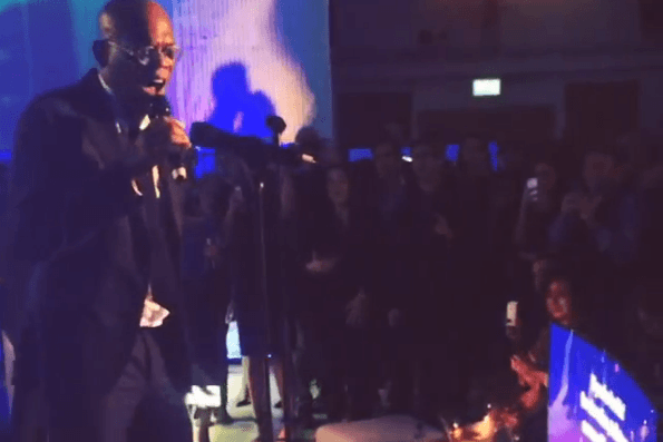 Samuel L Jackson Wins At Karaoke With This BRILLIANT Version Of A Club Classic Samuel L Jackson Wins At Karaoke With This BRILLIANT Version Of A Club Classic