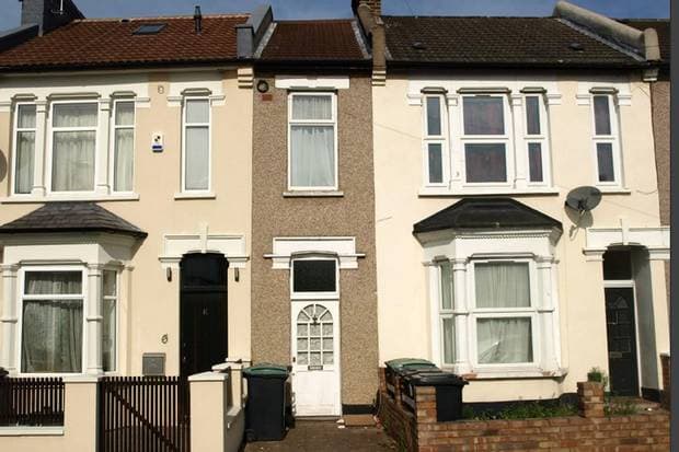 £235,000 Will Bag You A Seven Foot Wide House in London