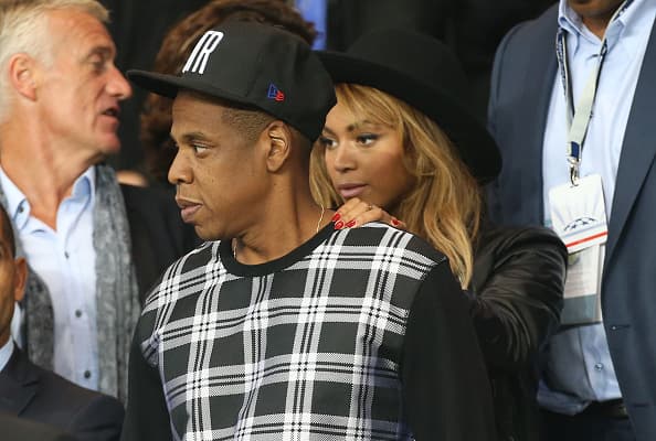 VIDEO: Who Are YOU?! Jay-Z Is Not Happy When This Tourist Doesn’t Recognise Him In Paris