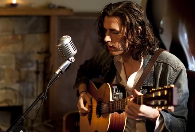 Hozier Hands Out His Phone Number On Twitter And Asks Fans To Call For A Chat