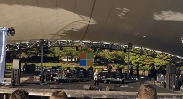 WATCH: Kelly Clarkson Covers Sam Smith’s ‘Stay With Me’… And It’s Brilliant WATCH: Kelly Clarkson Covers Sam Smith’s ‘Stay With Me’… And It’s Brilliant