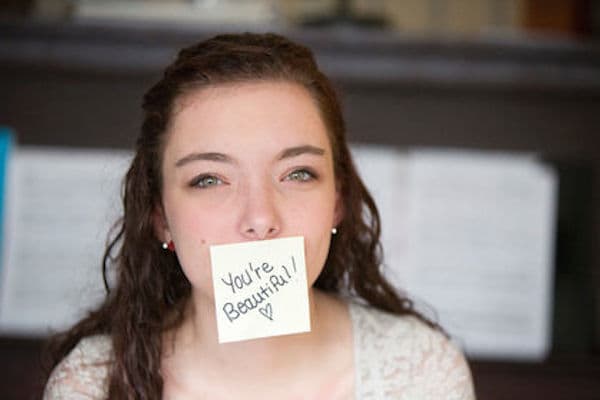 Student Responds To Bullies By Sticking Up Positive Message Post-Its – School Accuses Her Of Littering