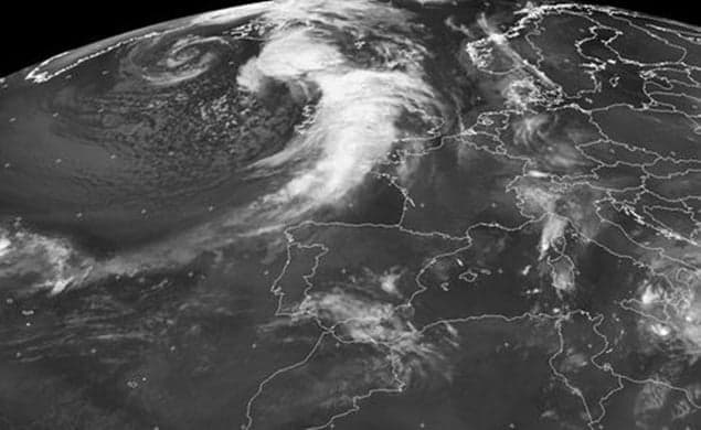 Here’s What The Storm That Hit Ireland Last Night Looked Like…