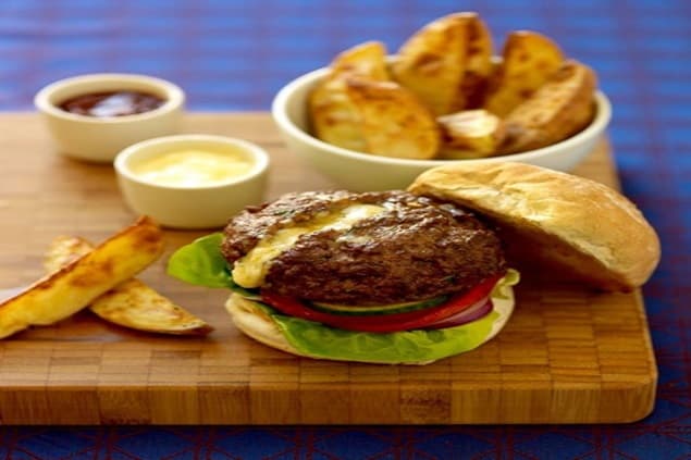 Feel Good Recipe: Mouthwatering Melting Cheese Burgers Feel Good Recipe: Mouthwatering Melting Cheese Burgers