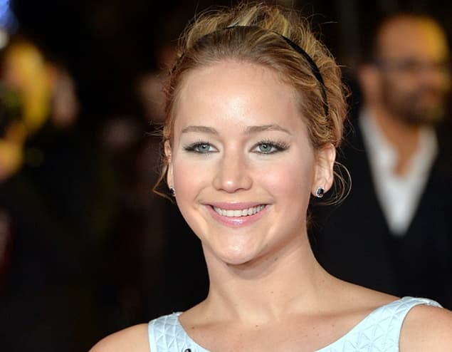 Jennifer Lawrence “Getting Closer” to Ex Nicholas Hoult