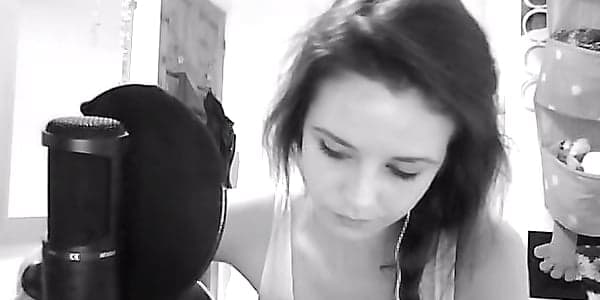 Laura Elizabeth Hughes To Headline Bewley’s Café Theatre Gig This Friday