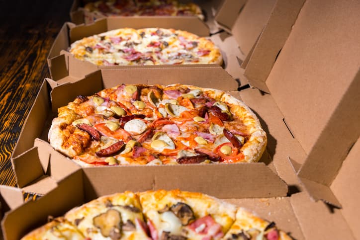 Say hello to the chicken nugget and mozzarella dippers pizza