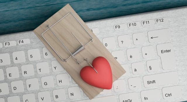 Gardaí warn of ‘romance fraud’ ahead of Valentine’s Day