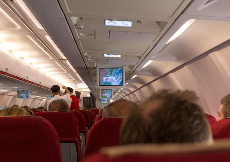CEO of biggest airline in the world weighs in on the reclining-your-seat debate CEO of biggest airline in the world weighs in on the reclining-your-seat debate