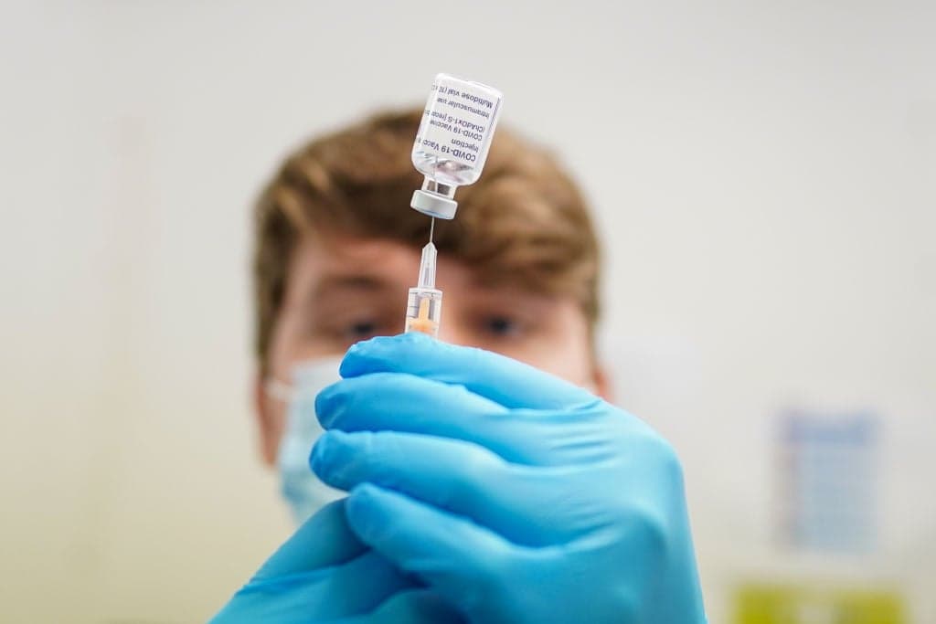 Operating a vaccine certificate will be difficult according to expert