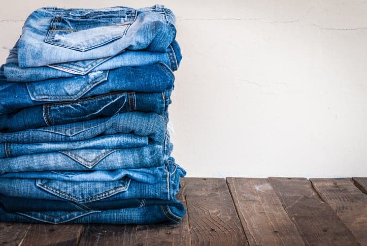 Low rise jeans are making a comeback and it’s a hard no from us