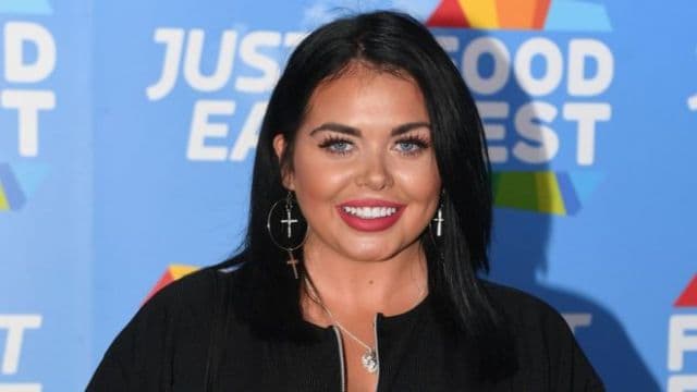 Scarlett Moffatt says women “shouldn’t have to grow a thick skin to put up with all of this abuse” Scarlett Moffatt says women “shouldn’t have to grow a thick skin to put up with all of this abuse”