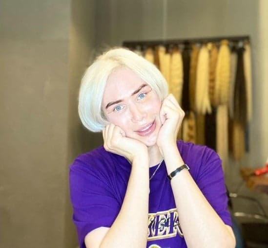 Influencer criticised for “identifying as Korean” after eye surgery