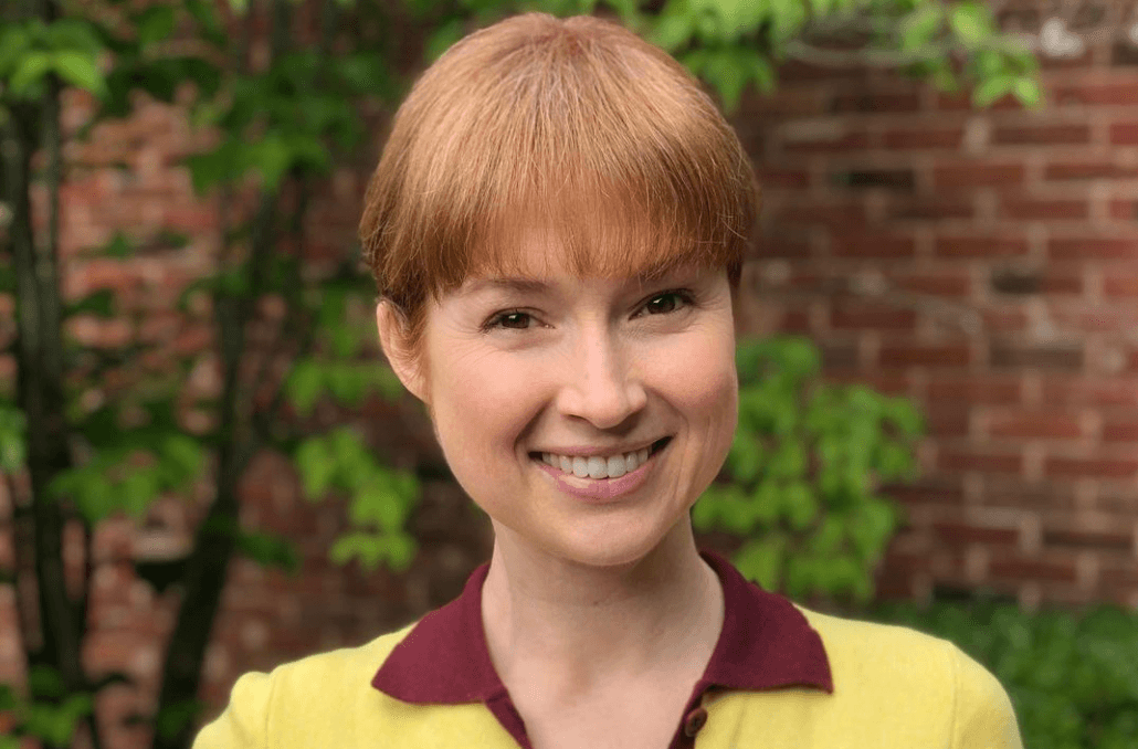 Ellie Kemper apologises for taking part in “unquestionably racist” ball