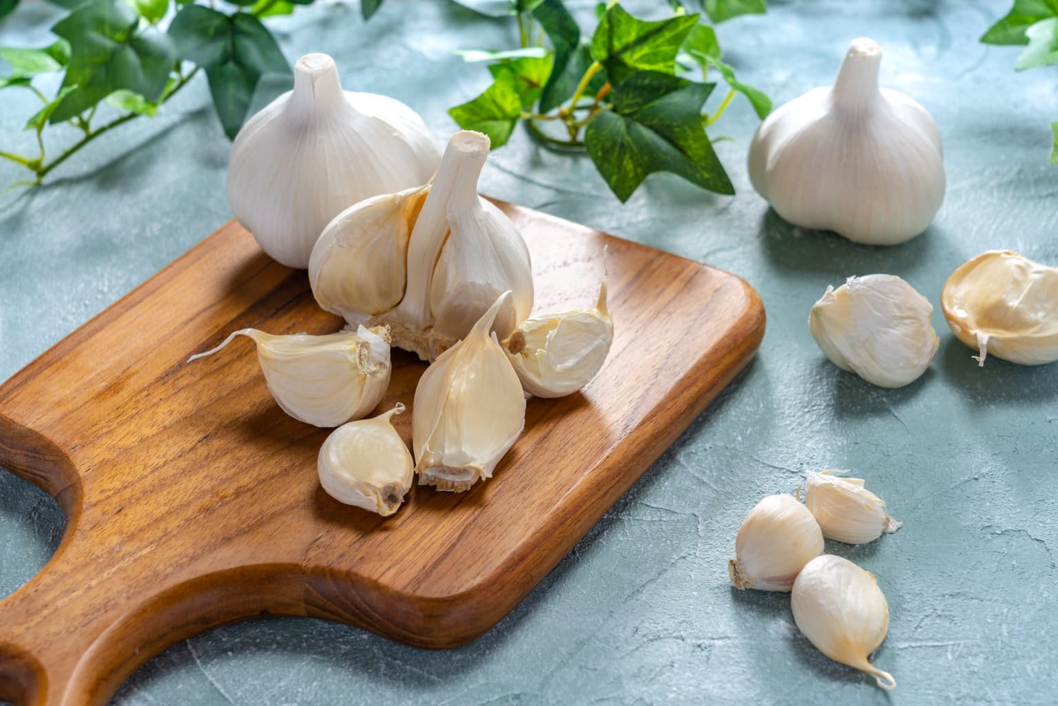 Doctors issue warning after garlic clove hay fever trick goes viral on TikTok