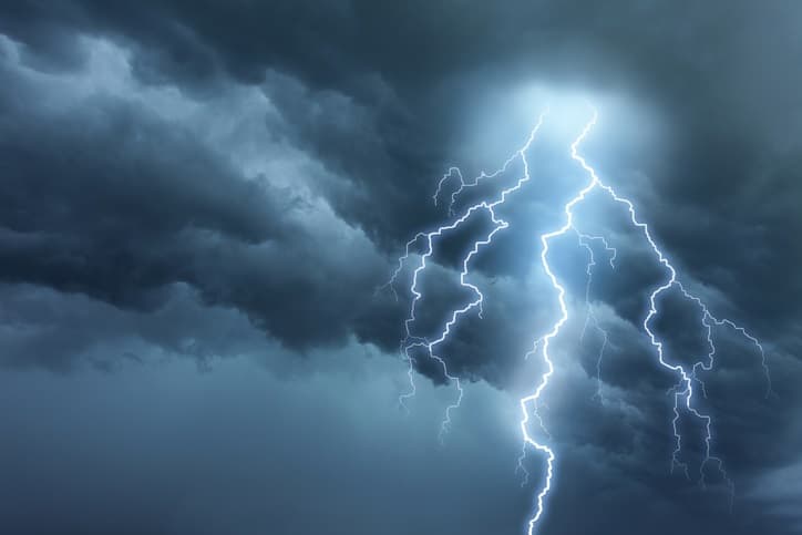 Met Éireann warns of thunderstorms as Atlantic system set to hit Ireland Met Éireann warns of thunderstorms as Atlantic system set to hit Ireland