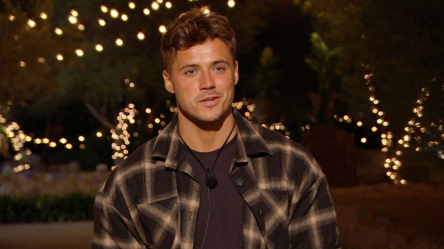 Love Island’s Brad reunited with long lost sister after show