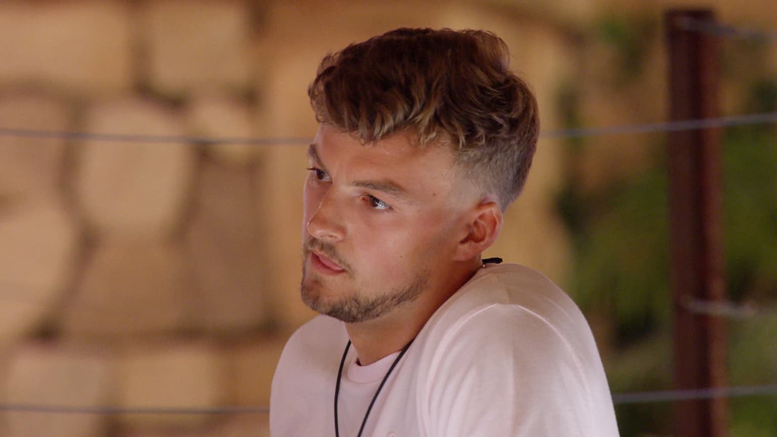 Love Island fans are obsessed with Hugo Hammond’s Hinge profile