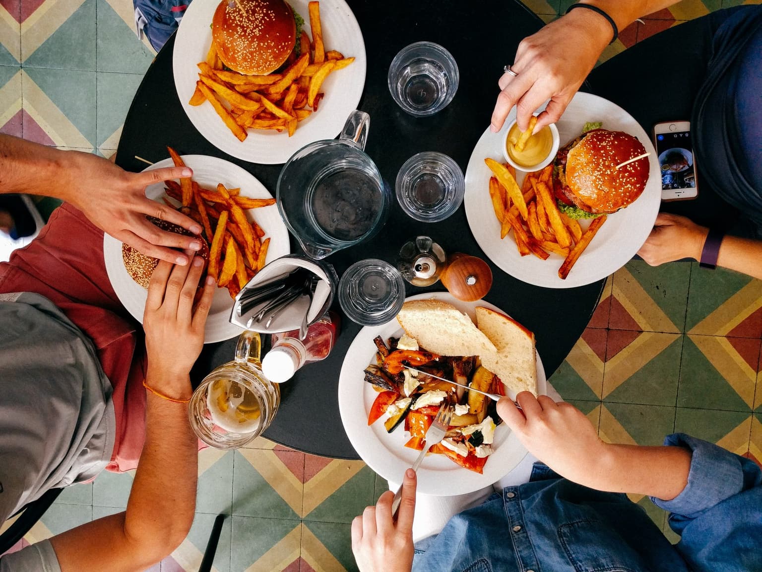 Woman refuses to split meal bill because she didn’t drink alcohol – and fair enough