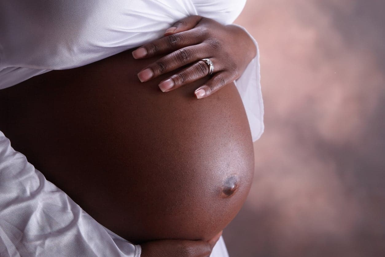 PIC: Mum’s photo shows how breech baby fits in the womb