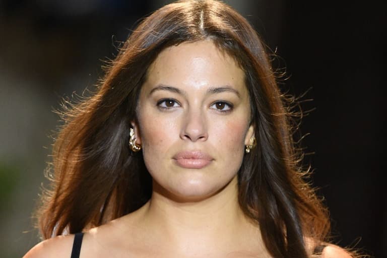 Ashley Graham tells fans she’s expecting twins in touching video Ashley Graham tells fans she’s expecting twins in touching video
