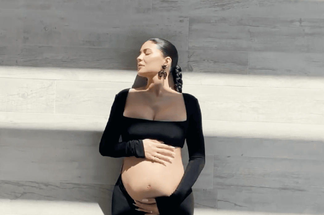 “Stormi, we’re gonna have a baby”: Kardashians react to Kylie’s baby no.2 news