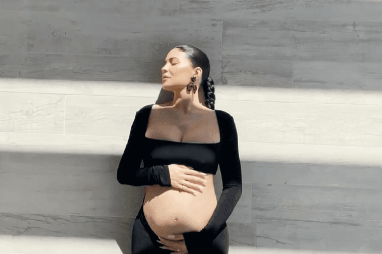 “Stormi, we’re gonna have a baby”: Kardashians react to Kylie’s baby no.2 news