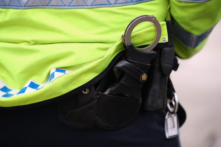 Man jailed for posing as police officer to “arrest” a lone woman in the UK Man jailed for posing as police officer to “arrest” a lone woman in the UK