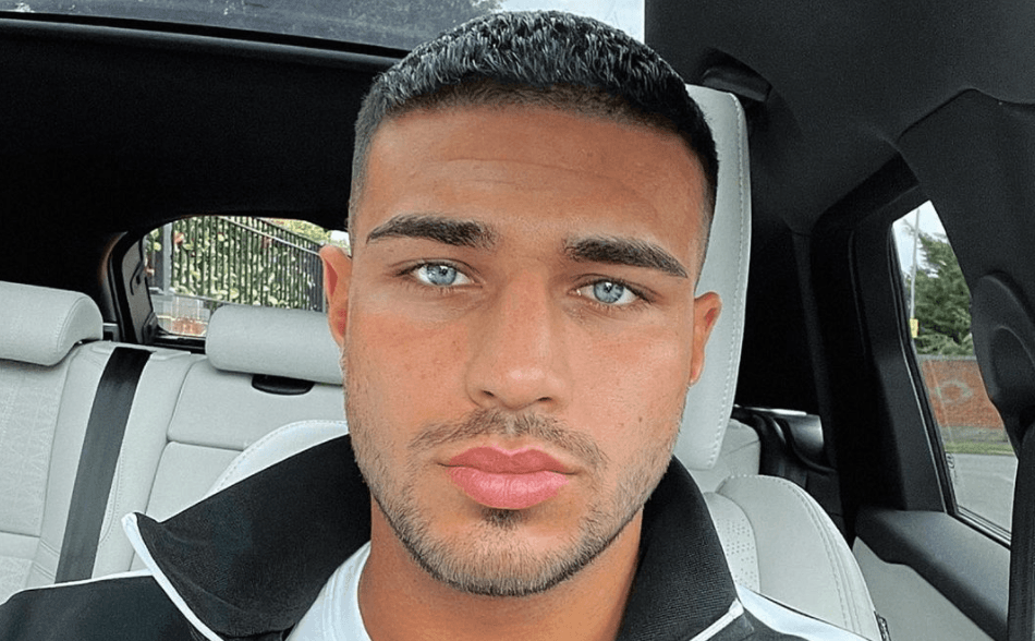 The internet can’t get over this picture of Tommy Fury with his brother Tyson