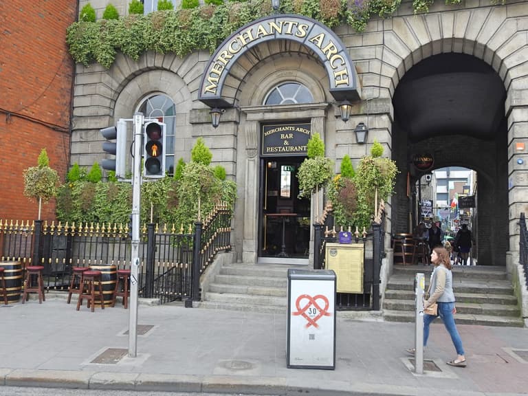 Petition to save Merchant’s Arch from hotel hits 17,000 signatures Petition to save Merchant’s Arch from hotel hits 17,000 signatures