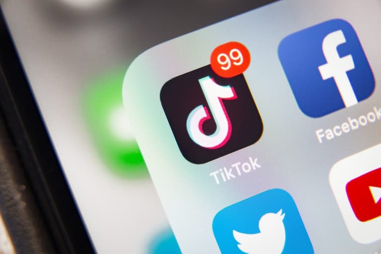 Irish students warned of “distressing” TikTok videos where teachers are “rated” Irish students warned of “distressing” TikTok videos where teachers are “rated”