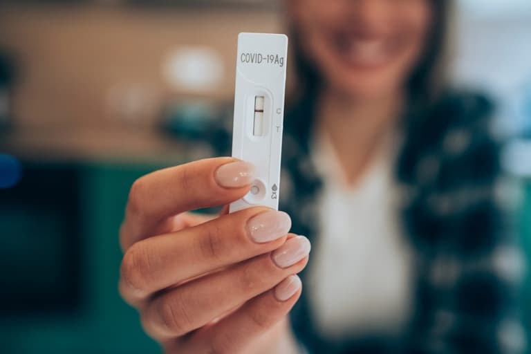 Free antigen tests will only be available for schools and close contacts, Donnelly says