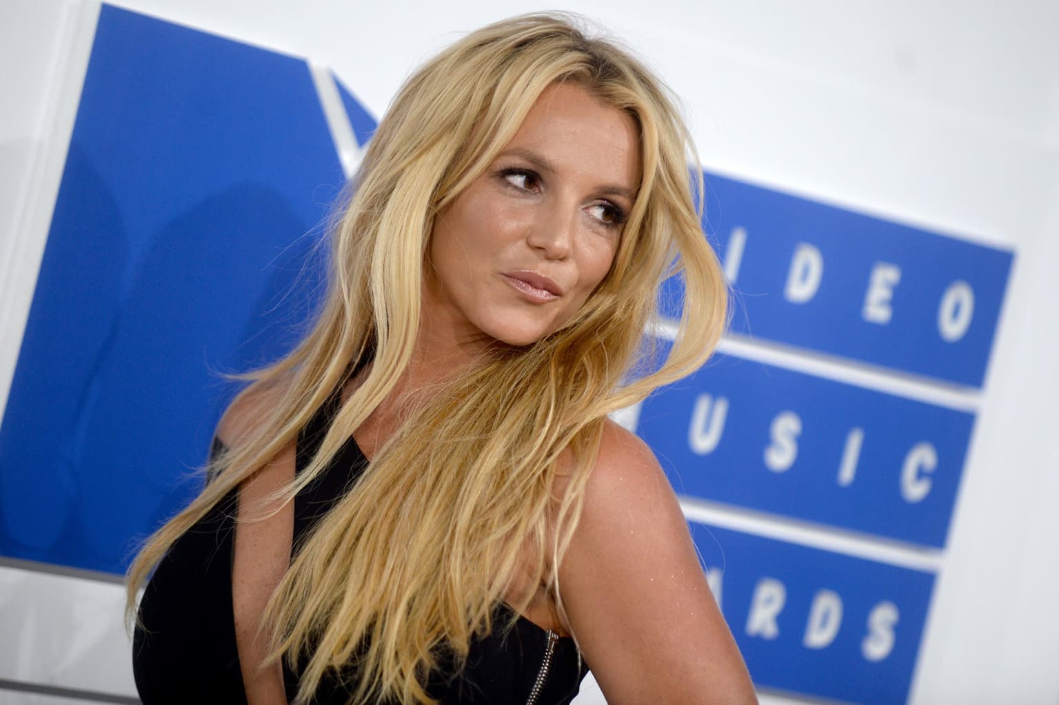 Britney Spears “in talks” to do sit down interview with Piers Morgan