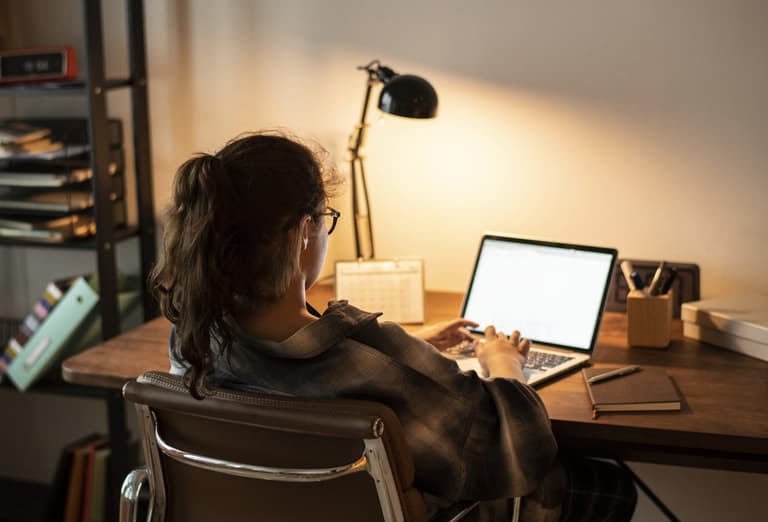 Court rules the walk from your bed to desk is officially a “commute” Court rules the walk from your bed to desk is officially a “commute”